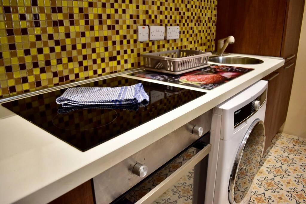 City Centre Pied-A-Terre Near Food Market And Walking Distance To Bus Terminus 瓦莱塔 外观 照片